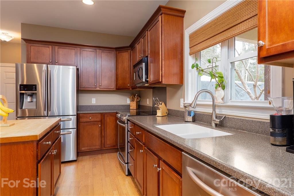 34 Gollum Drive Fairview, NC 28730 - Photo 8 of 32