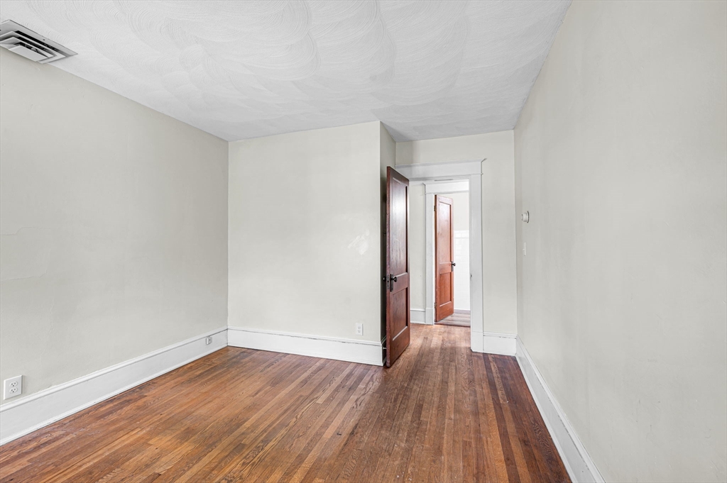 32 Marsden Street Springfield, MA 01109 - Photo 20 of 41 Gallery Image 20