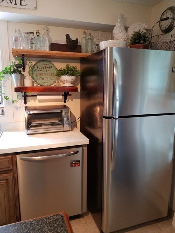 9 Davis Road Auburn, MA 01501 - Photo 13 of 24 Gallery Image 13