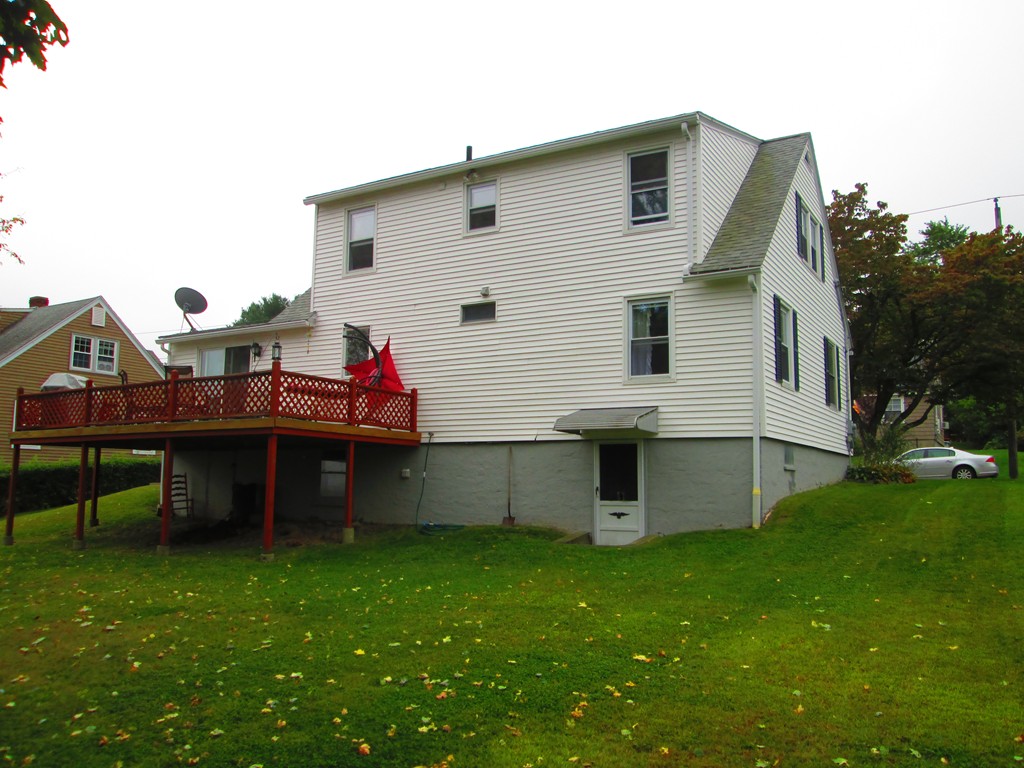 9 Davis Road Auburn, MA 01501 - Photo 3 of 24 Gallery Image 3