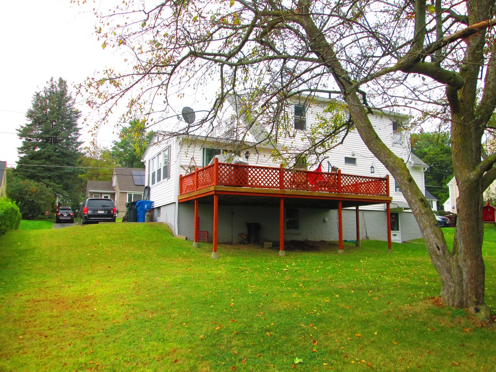 9 Davis Road Auburn, MA 01501 - Photo 5 of 24 Gallery Image 5
