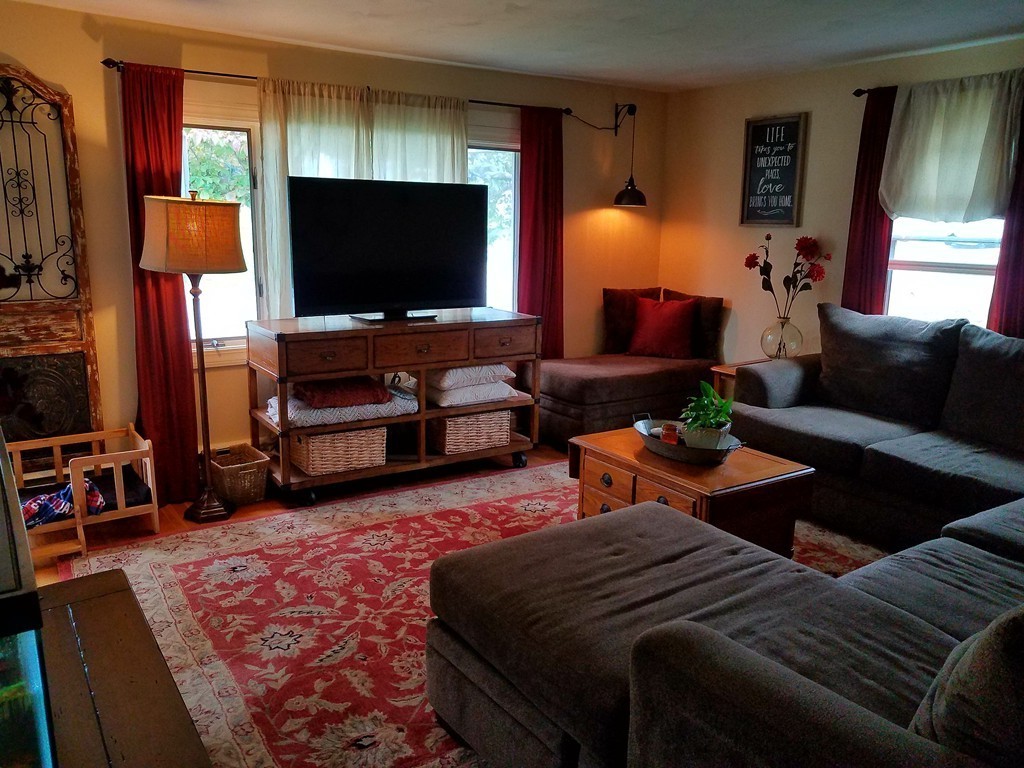 9 Davis Road Auburn, MA 01501 - Photo 6 of 24 Gallery Image 6
