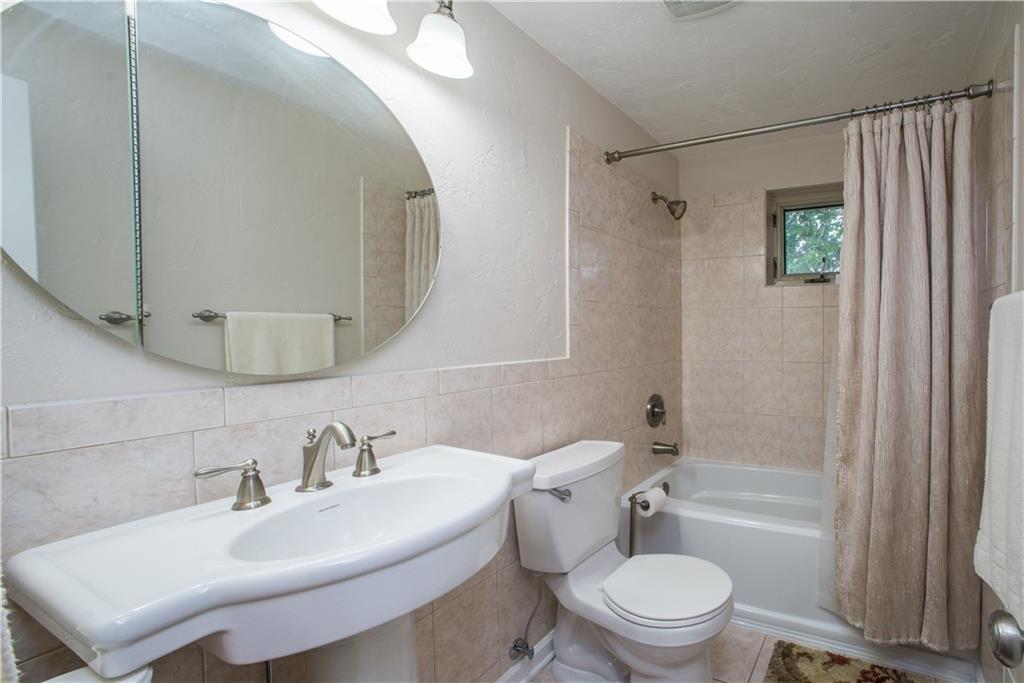 5317 Meadowcrest Road Pittsburgh, PA 15236 - Photo 14 of 25 Gallery Image 14