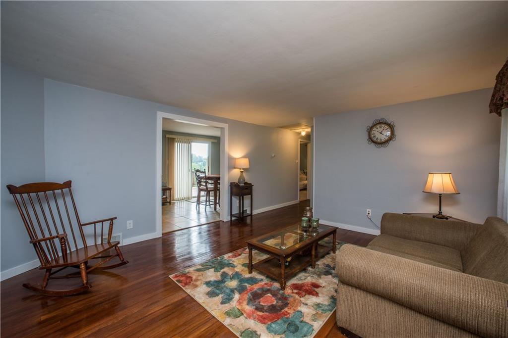 5317 Meadowcrest Road Pittsburgh, PA 15236 - Photo 3 of 25 Gallery Image 3