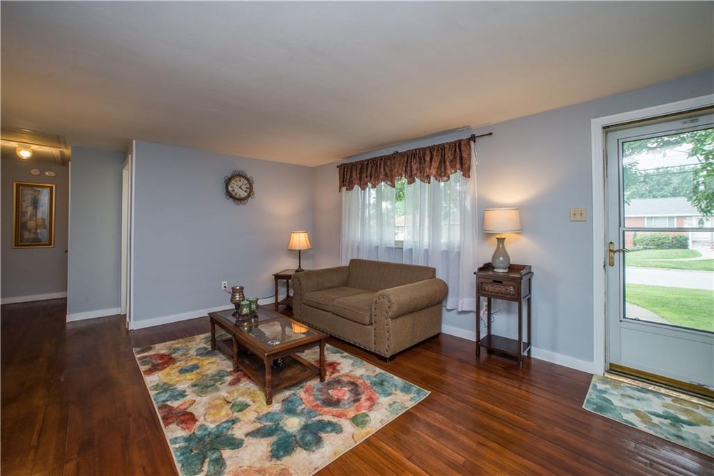 5317 Meadowcrest Road Pittsburgh, PA 15236 - Photo 4 of 25 Gallery Image 4