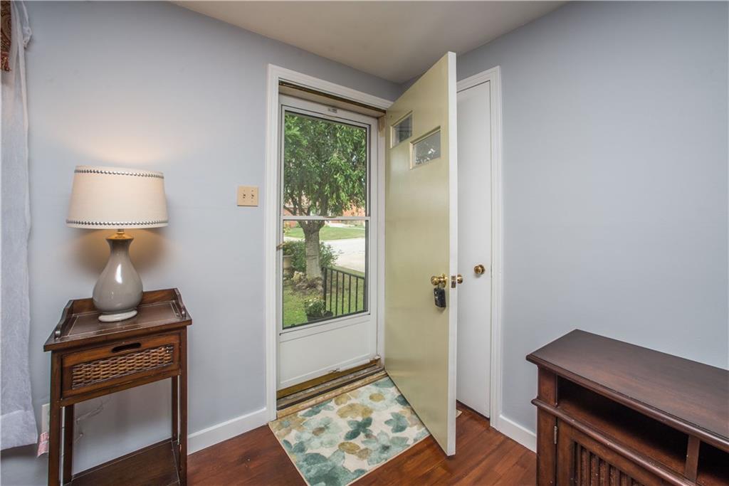 5317 Meadowcrest Road Pittsburgh, PA 15236 - Photo 5 of 25 Gallery Image 5
