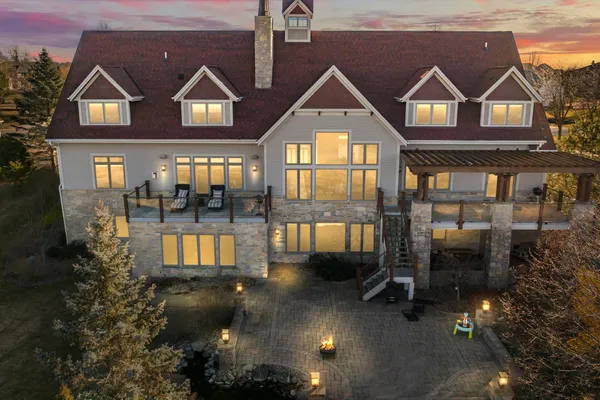 $1,525,000 | 105 Legend Way, Wales, WI 53183