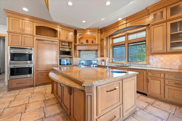 $1,525,000 | 105 Legend Way, Wales, WI 53183