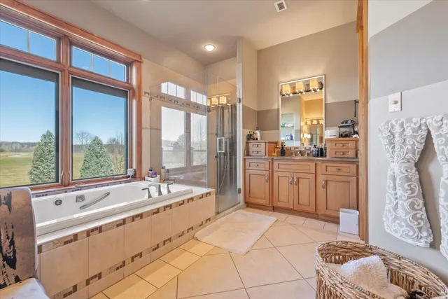 $1,525,000 | 105 Legend Way, Wales, WI 53183