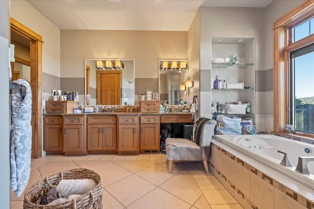 $1,525,000 | 105 Legend Way, Wales, WI 53183