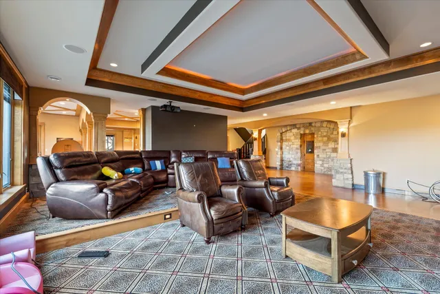 $1,525,000 | 105 Legend Way, Wales, WI 53183