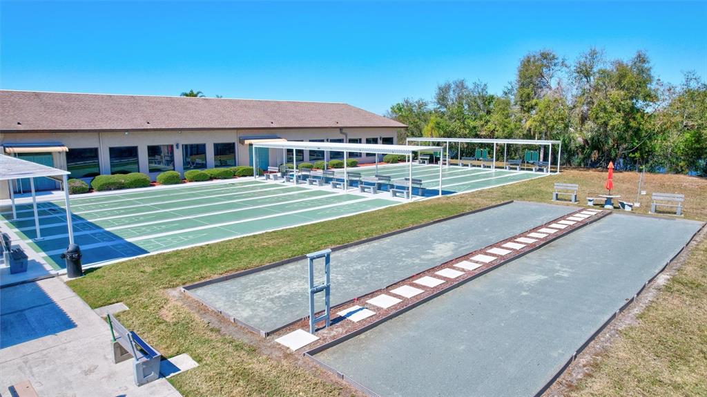6475 Shoreline Drive, Unit 5102 St. Petersburg, FL 33708 - Photo 37 of 39 a view of a house with swimming pool