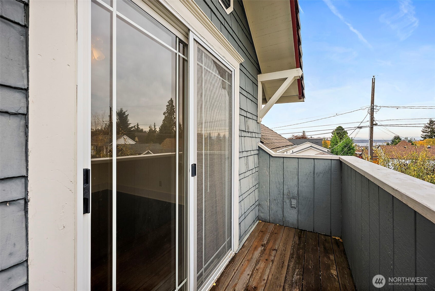 5207 North Pearl Street Ruston, WA 98407 - Photo 26 of 39 a view of a balcony