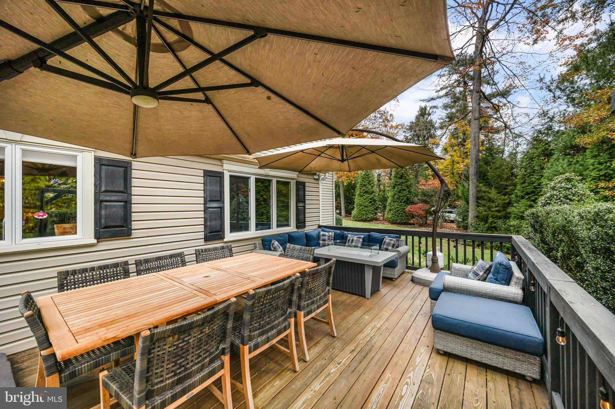 2407 Riverton Road Cinnaminson, NJ 08077 - Photo 45 of 54 a view of a patio with a table and chairs