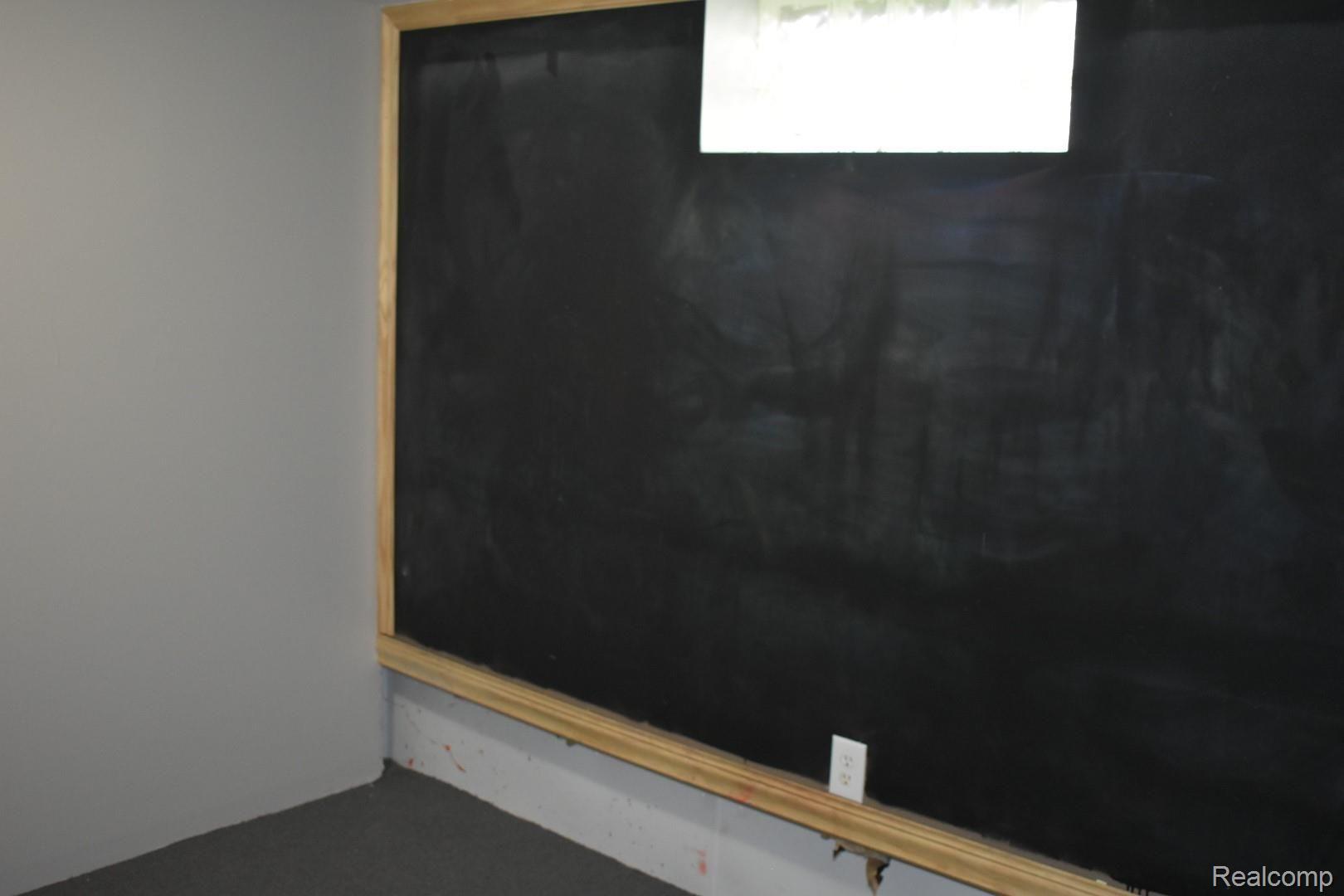 6505 Pelham Road Allen Park, MI 48101 - Photo 26 of 31 DSC_0177.JPG