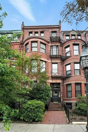 $3,700 | 388 Marlborough Street, Unit 5, Boston, MA 02115