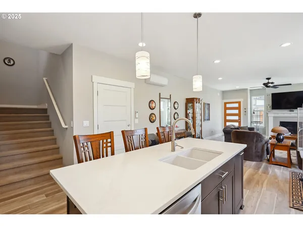 $675,000 | 1250 29th Street, Hood River, OR 97031