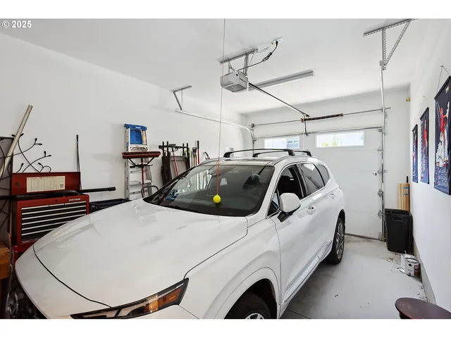 $695,000 | 1250 29th Street, Hood River, OR 97031