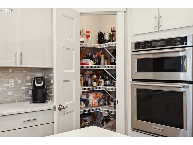 $695,000 | 1250 29th Street, Hood River, OR 97031