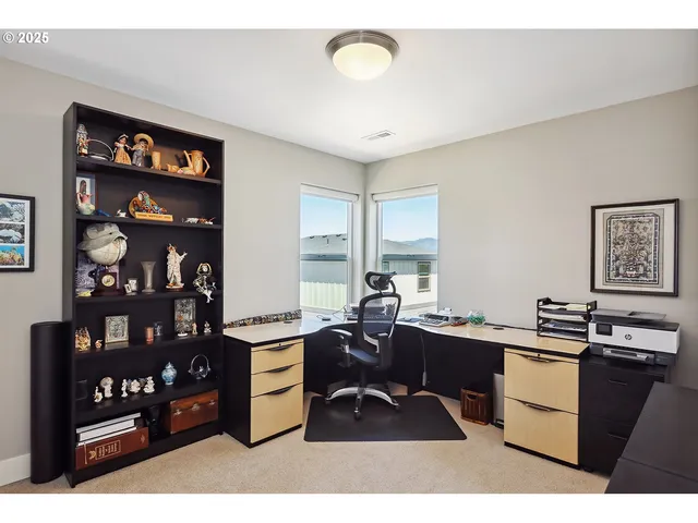 $695,000 | 1250 29th Street, Hood River, OR 97031