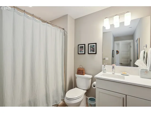 $695,000 | 1250 29th Street, Hood River, OR 97031