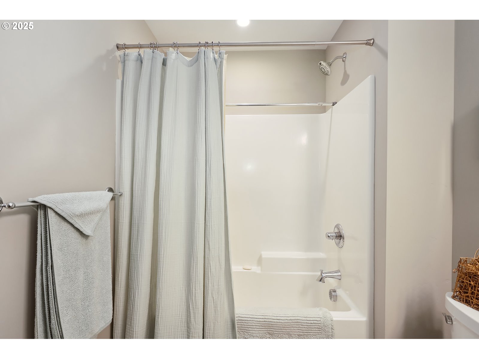 1250 29th Street Hood River, OR 97031 - Photo 26 of 47