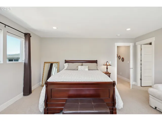 $695,000 | 1250 29th Street, Hood River, OR 97031