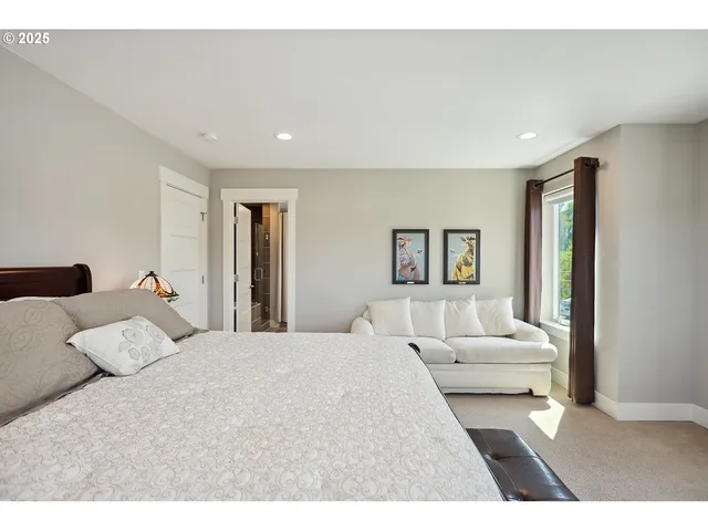 $695,000 | 1250 29th Street, Hood River, OR 97031