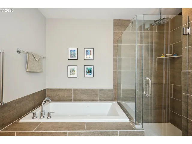 $695,000 | 1250 29th Street, Hood River, OR 97031