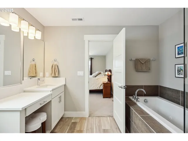 $695,000 | 1250 29th Street, Hood River, OR 97031