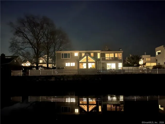 a view of a entryway