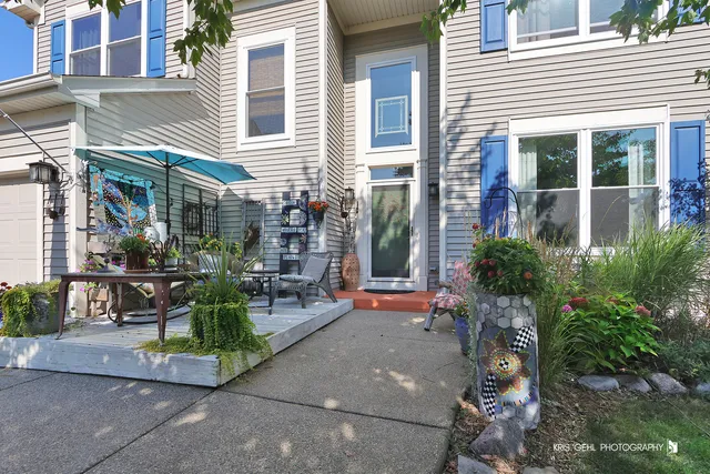 $419,900 | 2726 Providence Lane, Lindenhurst, IL 60046