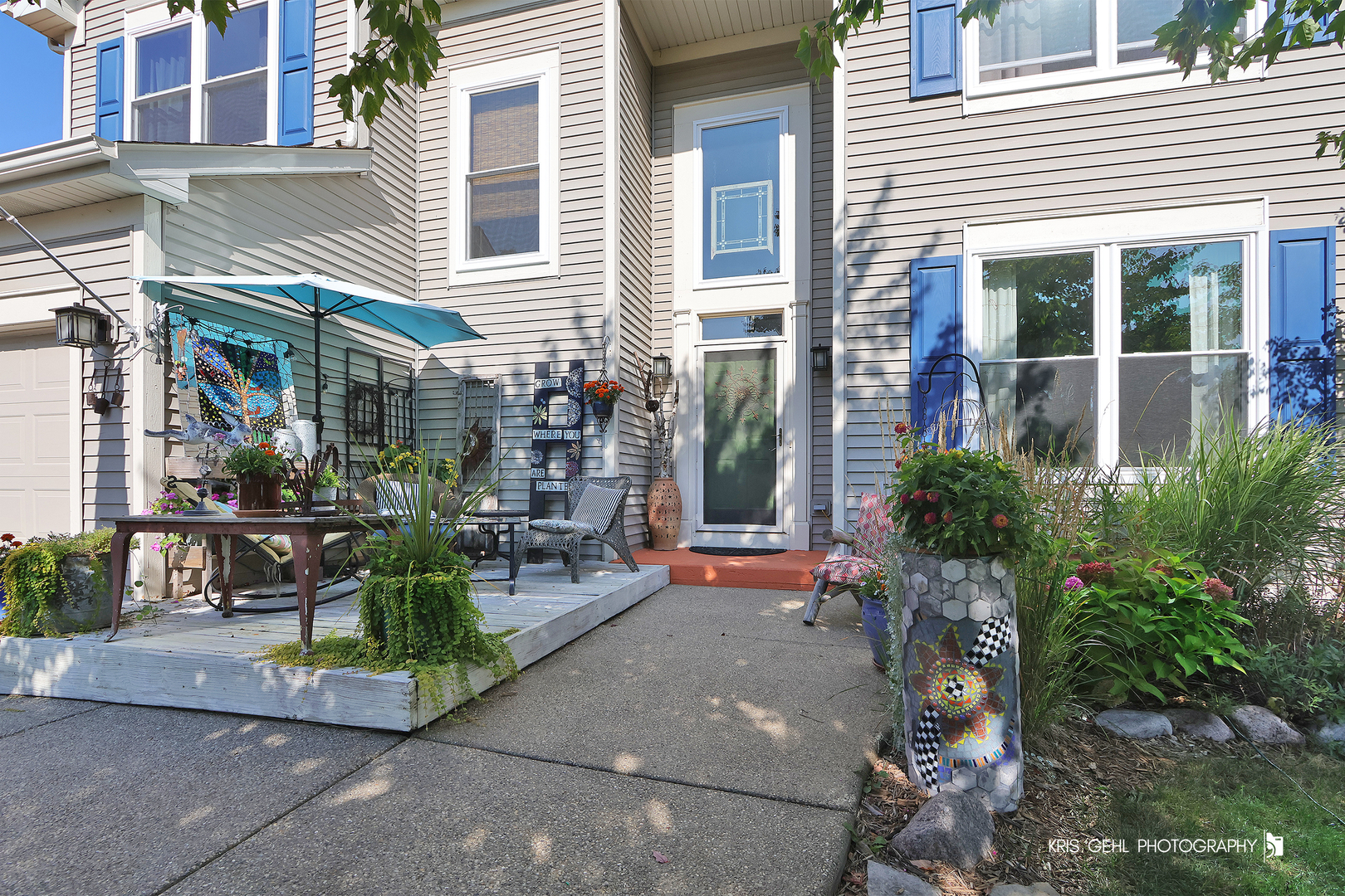 2726 Providence Lane Lindenhurst, IL 60046 - Photo 2 of 29 a view of parked car with porch