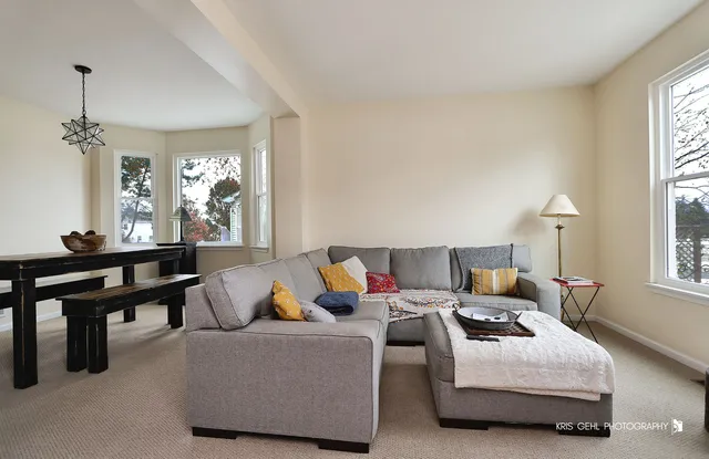 $419,900 | 2726 Providence Lane, Lindenhurst, IL 60046