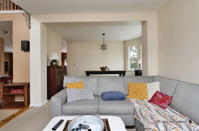 $419,900 | 2726 Providence Lane, Lindenhurst, IL 60046