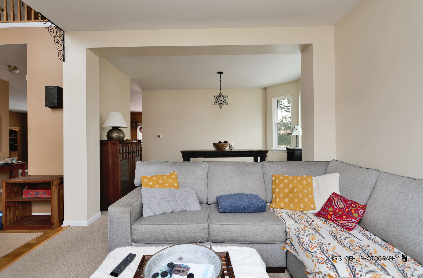2726 Providence Lane Lindenhurst, IL 60046 - Photo 5 of 29 a living room with furniture and a flat screen tv