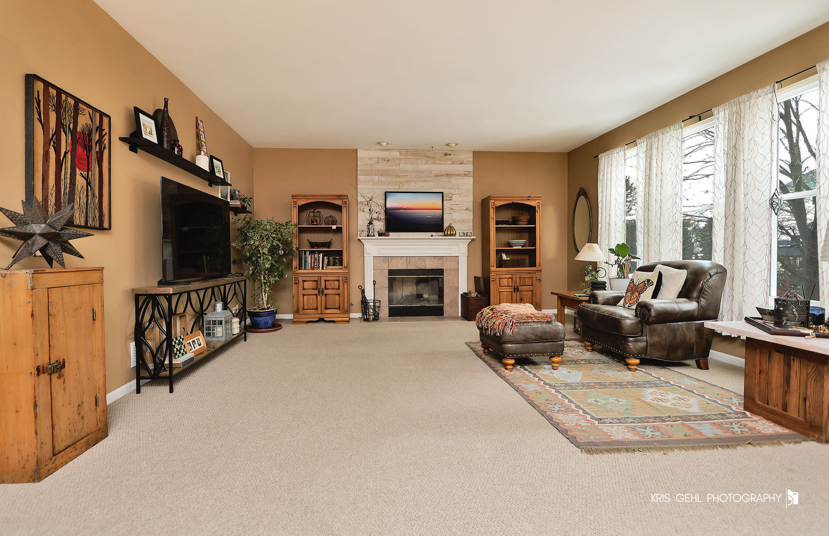 2726 Providence Lane Lindenhurst, IL 60046 - Photo 7 of 29 a living room with furniture and a flat screen tv