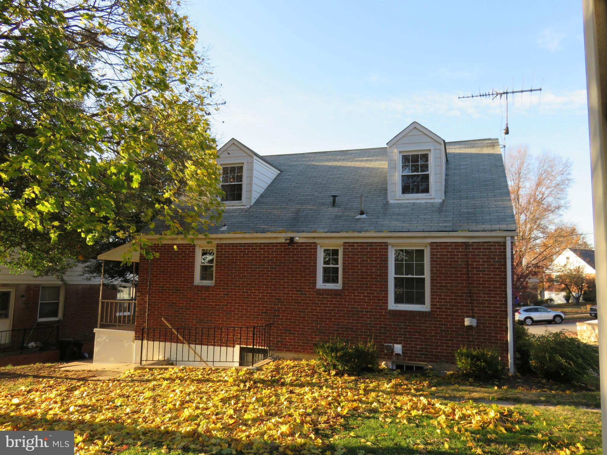 1747 Ellinwood Road Baltimore, MD 21237 - Photo 26 of 26 a front view of house with yard