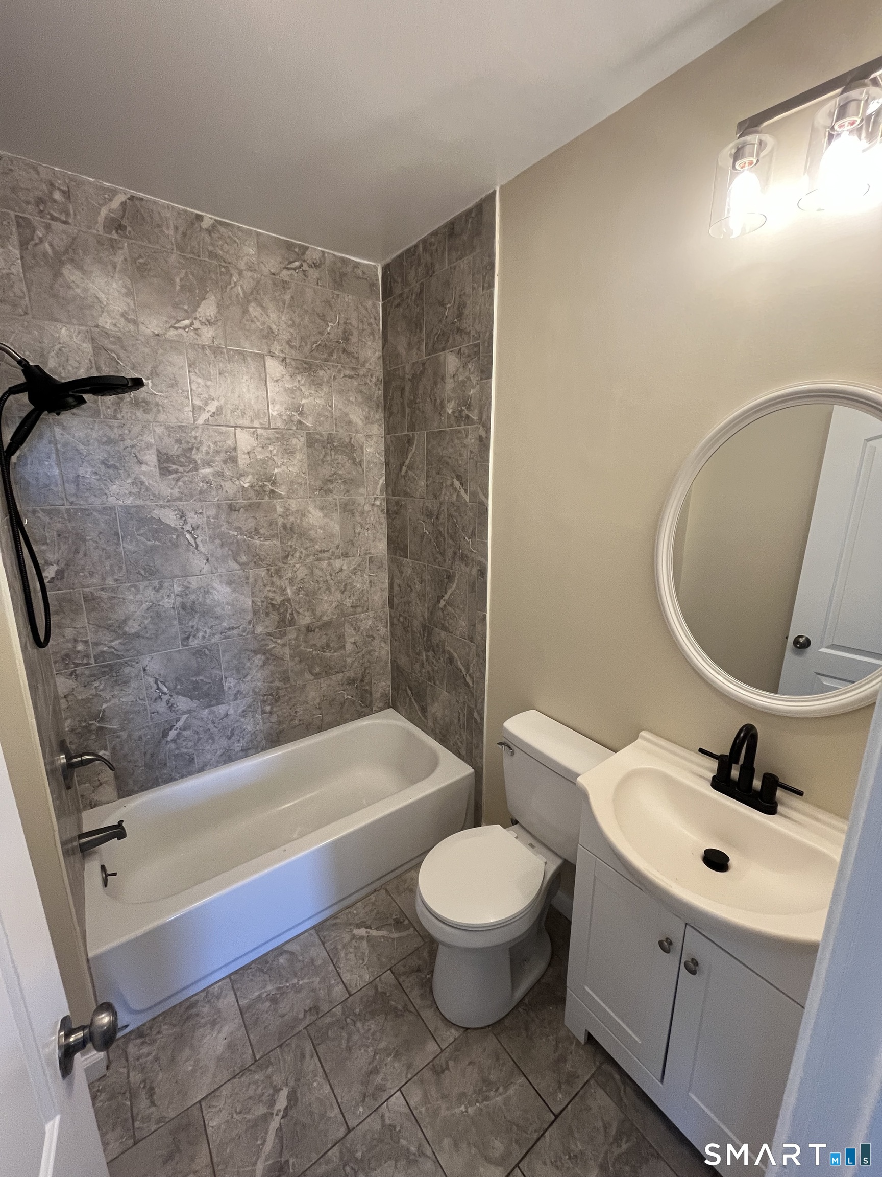 400 South Main Street, Unit 3S New Britain, CT 06051 - Photo 5 of 6