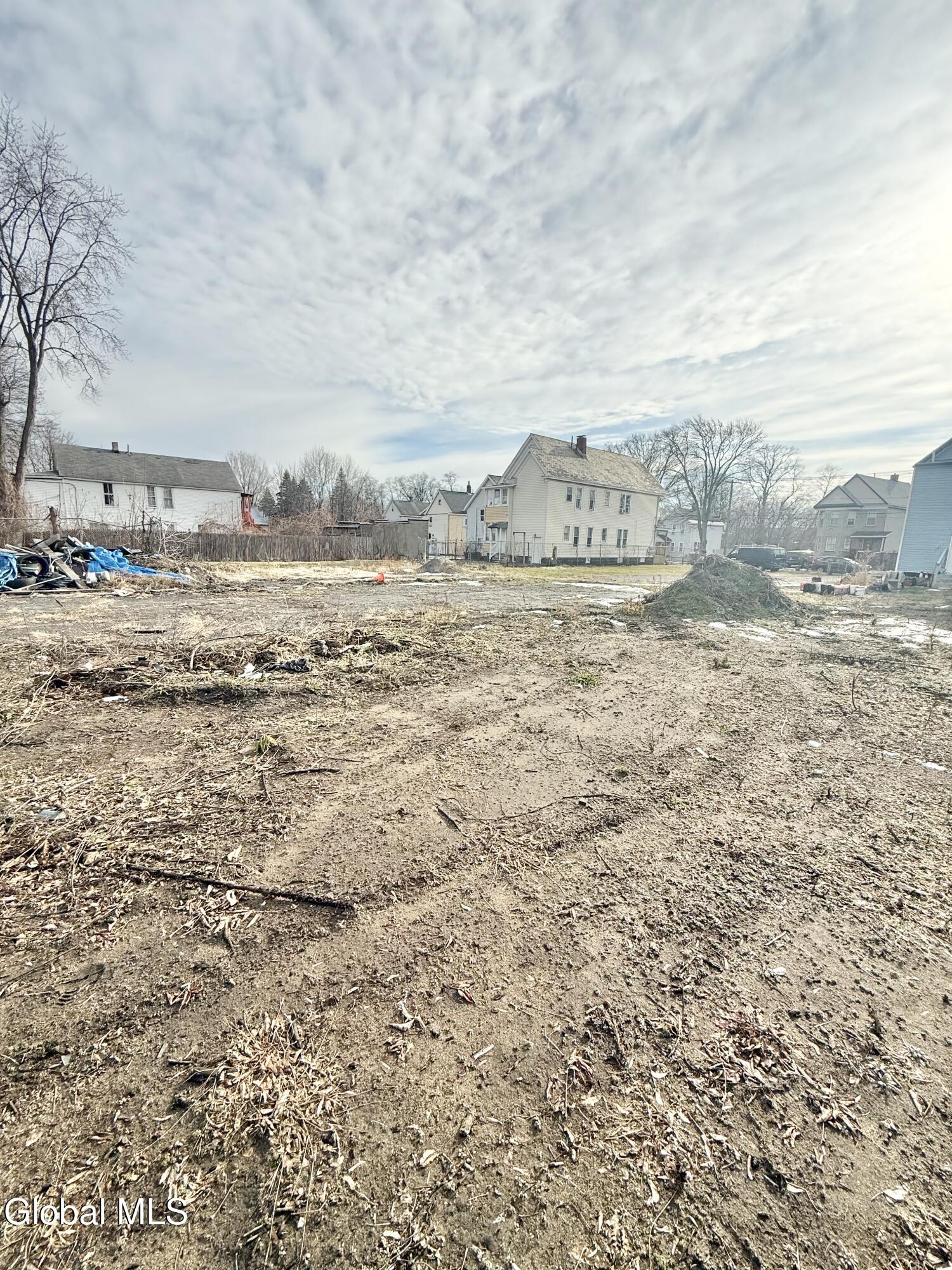 821 Strong Street Schenectady, NY 12307 - Photo 17 of 20 IMG_5159