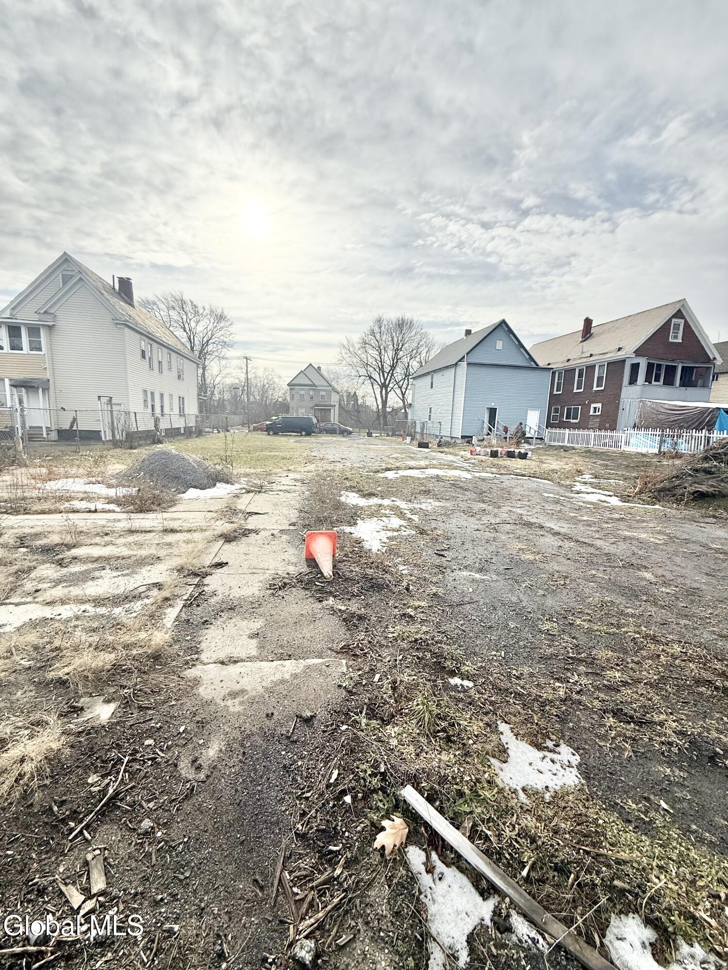 821 Strong Street Schenectady, NY 12307 - Photo 18 of 20 IMG_5156