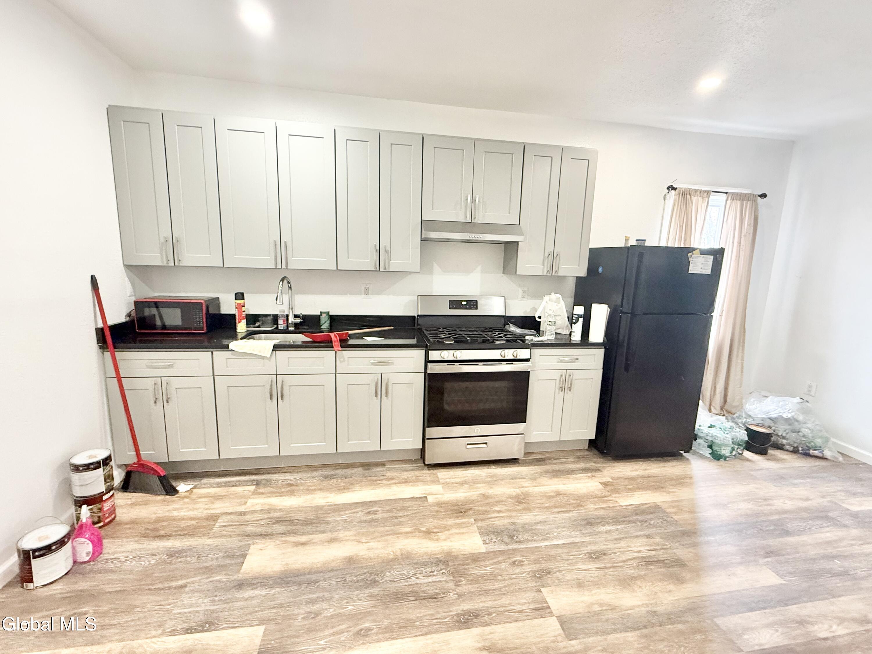 821 Strong Street Schenectady, NY 12307 - Photo 3 of 20 IMG_5145