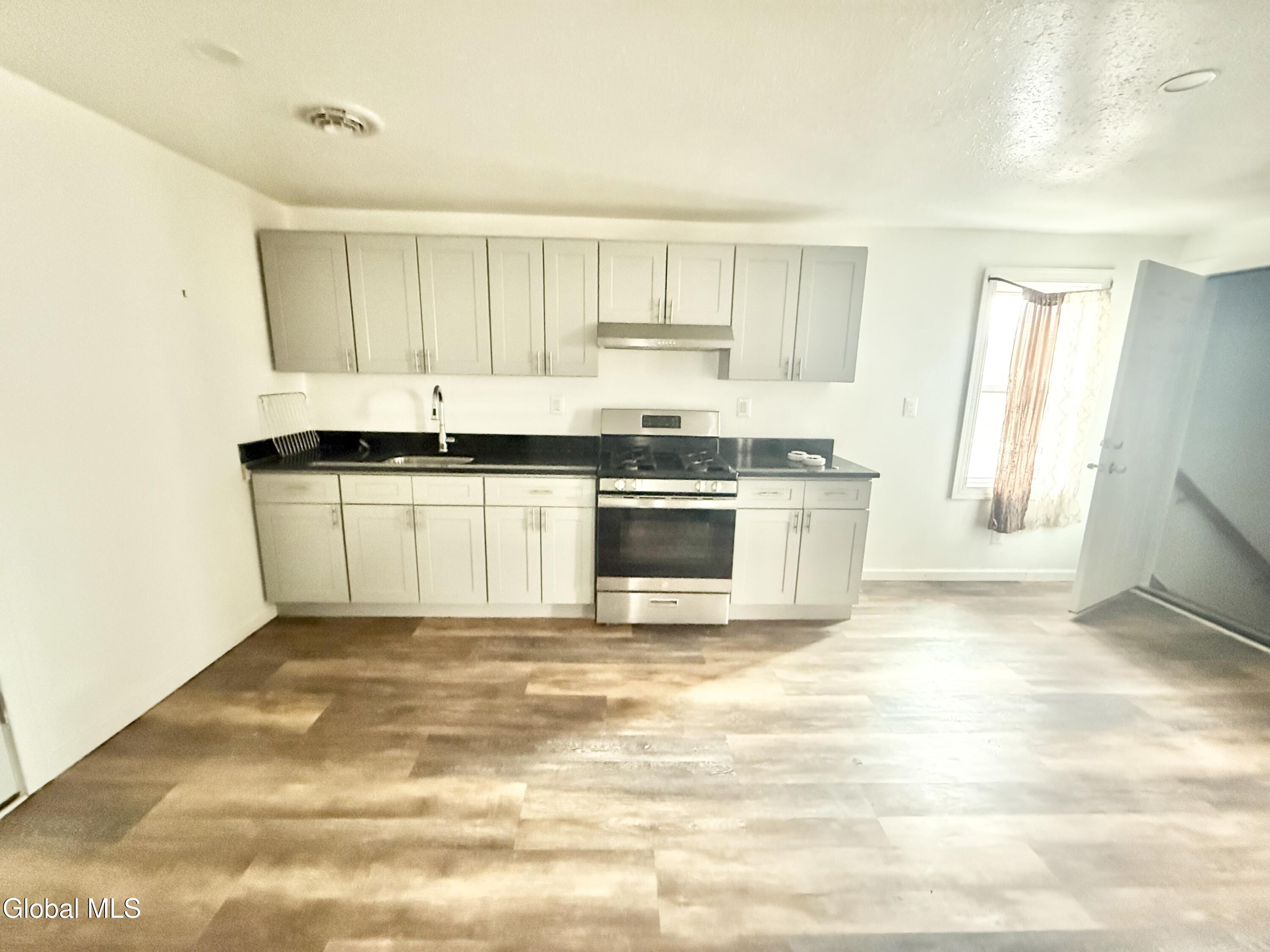 821 Strong Street Schenectady, NY 12307 - Photo 10 of 20 IMG_5154