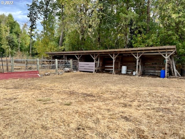 1012 Curry Road Roseburg, OR 97471 - Photo 18 of 36 Gallery Image 18