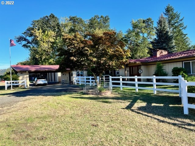 1012 Curry Road Roseburg, OR 97471 - Photo 26 of 36 Gallery Image 26