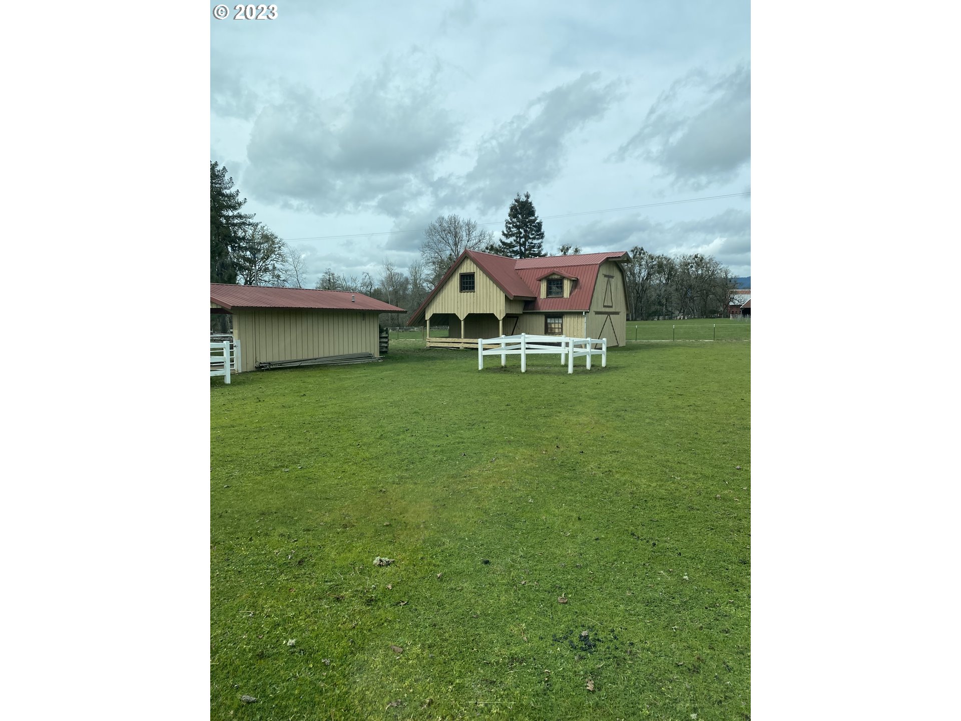 1012 Curry Road Roseburg, OR 97471 - Photo 32 of 36 Gallery Image 32