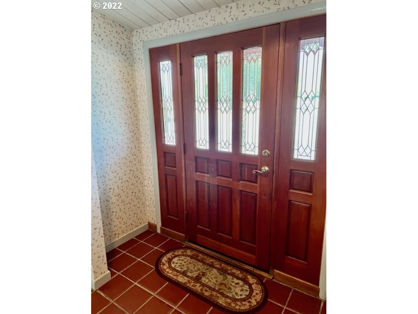 1012 Curry Road Roseburg, OR 97471 - Photo 4 of 36 Gallery Image 4