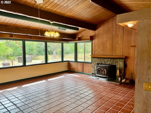 1012 Curry Road Roseburg, OR 97471 - Photo 10 of 36 Gallery Image 10