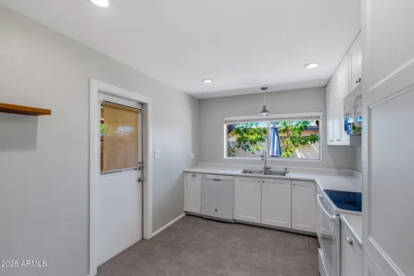 $2,350 | 3640 East Montecito Avenue, Unit 2, Phoenix, AZ 85018