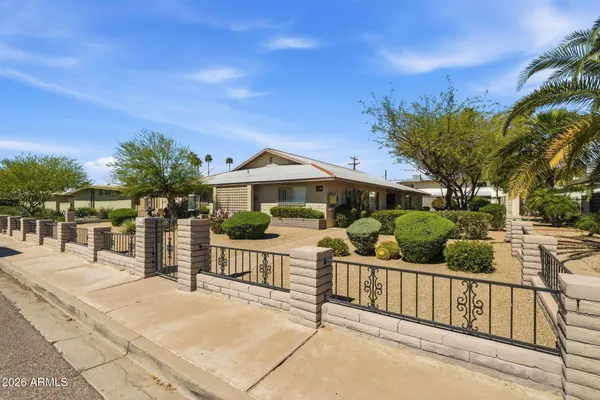 $2,350 | 3640 East Montecito Avenue, Unit 2, Phoenix, AZ 85018